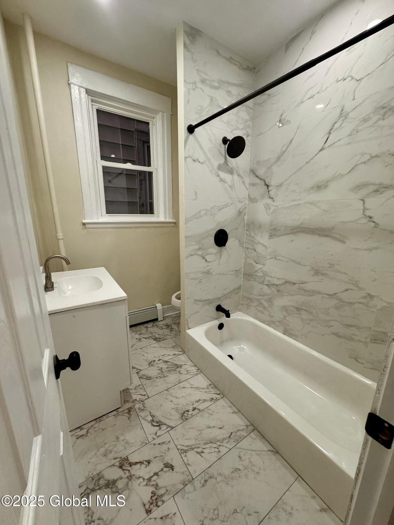 31 Bertha Street - Photo 2