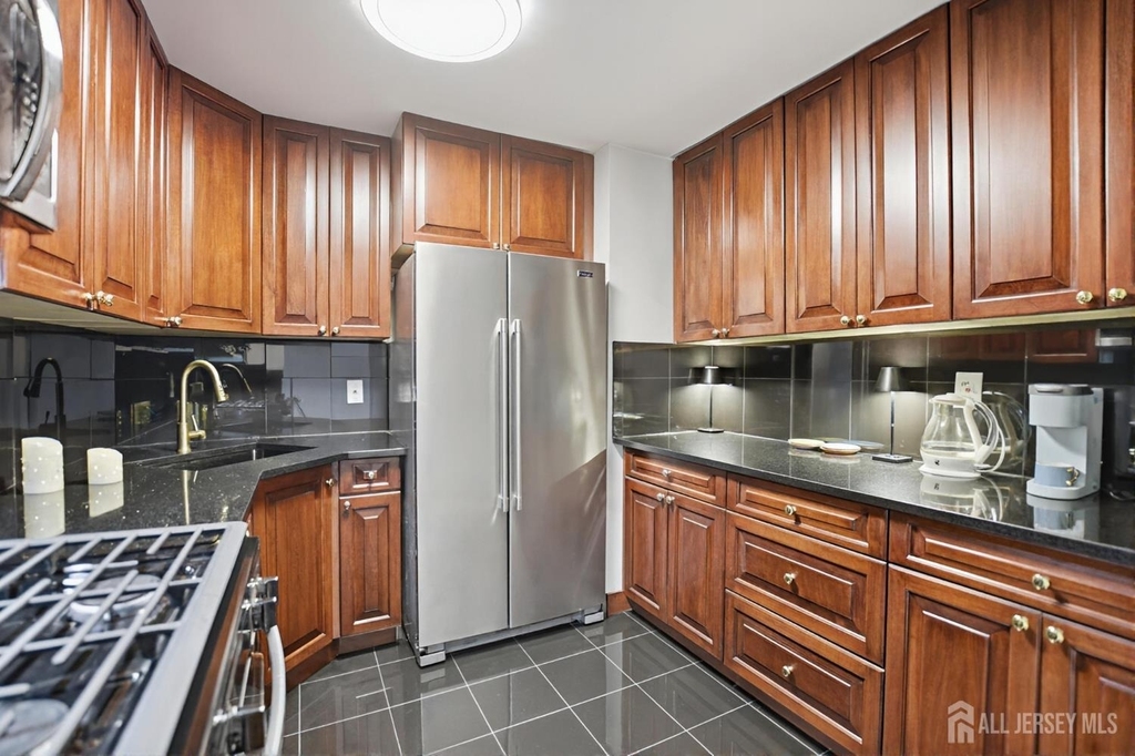 71 College Drive - Photo 3