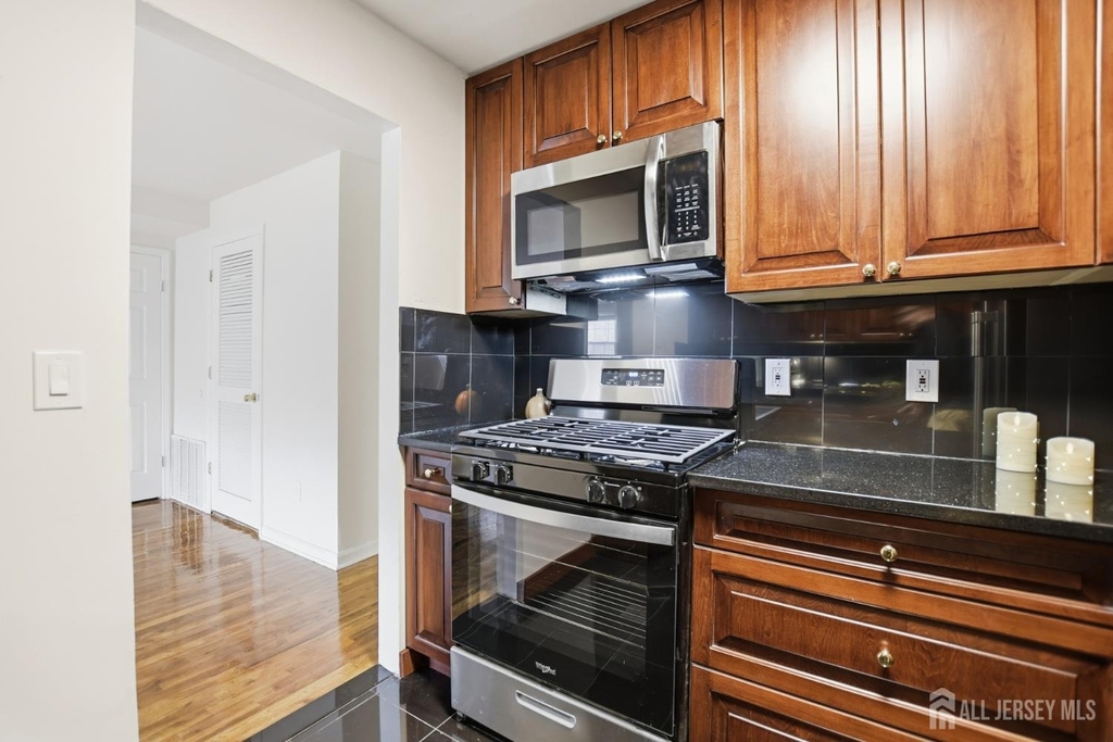 71 College Drive - Photo 2