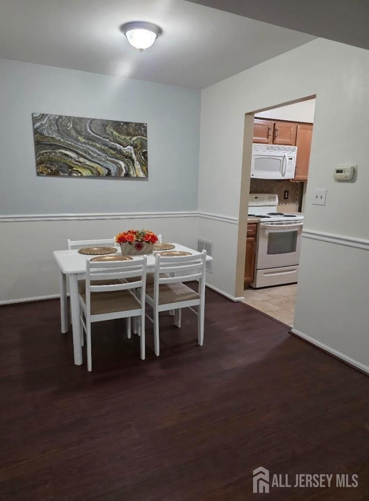 90 Almond Drive - Photo 3