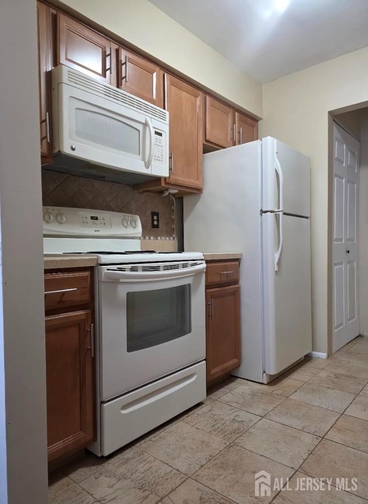 90 Almond Drive - Photo 5