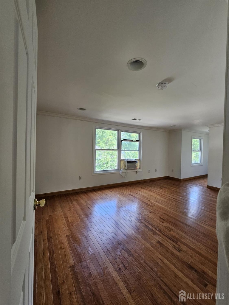 895 Madison Avenue - Photo 14