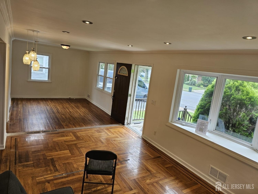 895 Madison Avenue - Photo 3