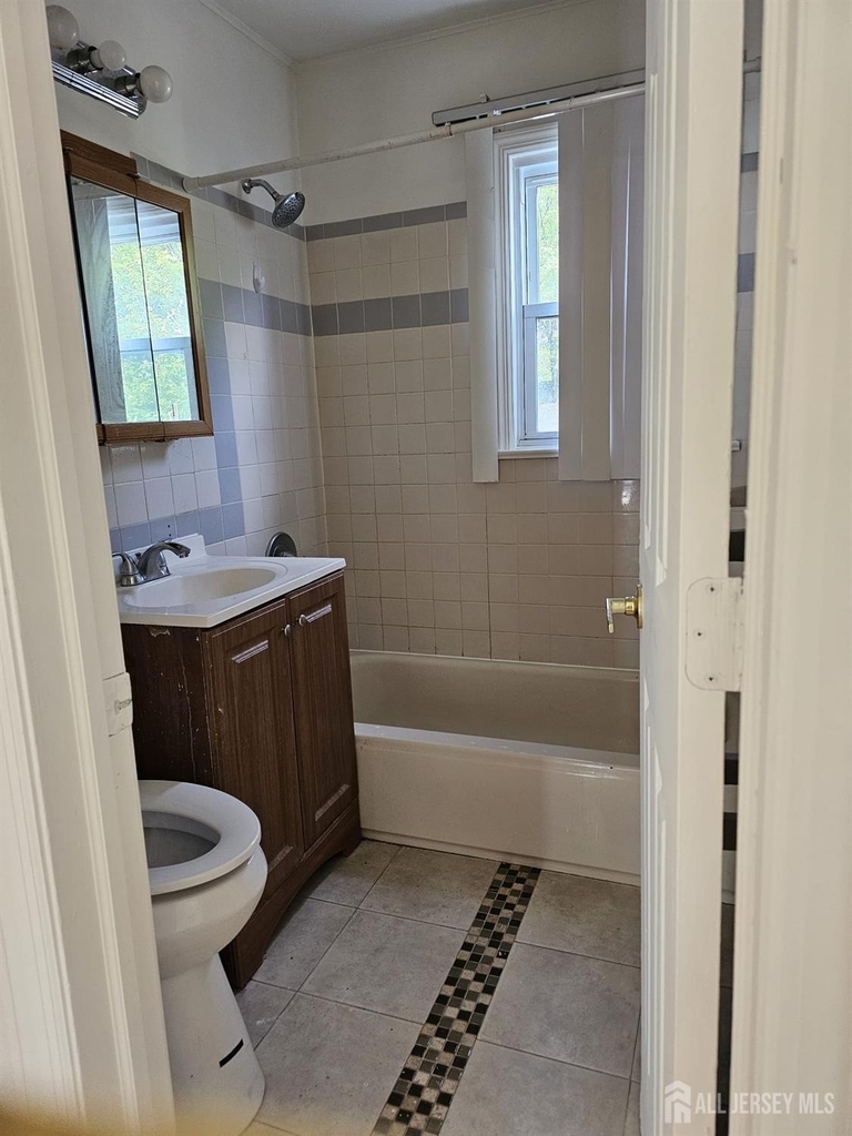 895 Madison Avenue - Photo 10