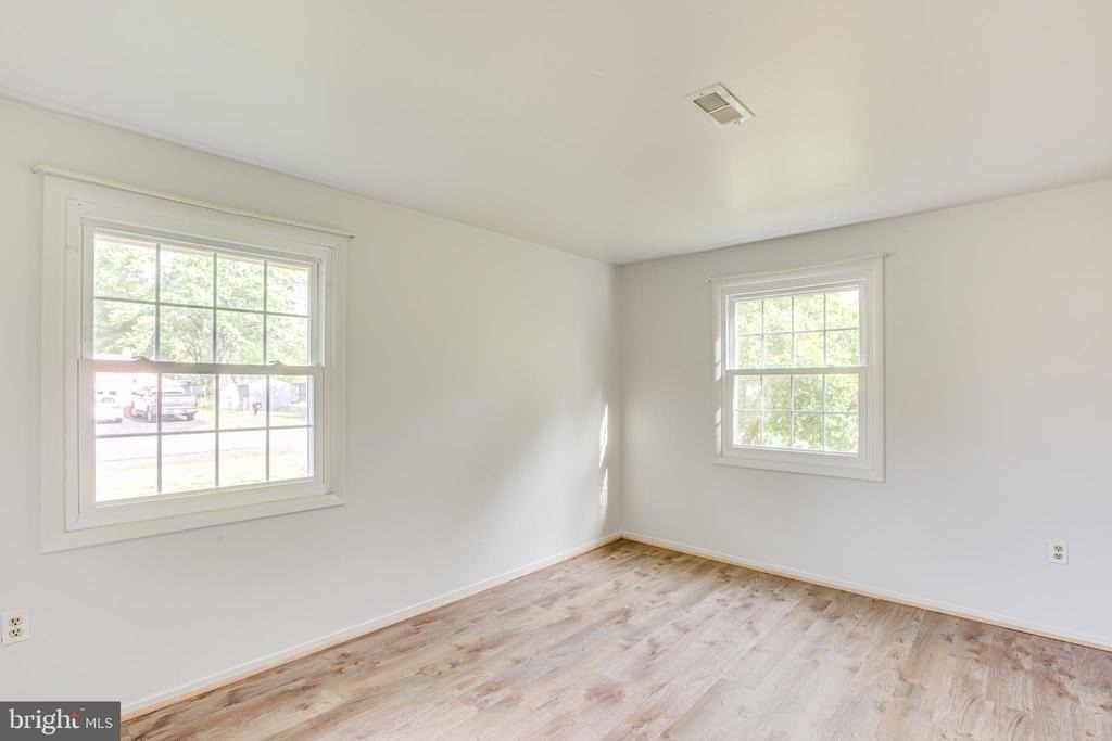 825 Barkley Drive - Photo 16