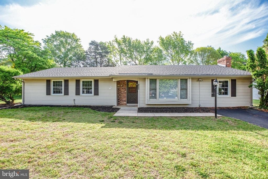 825 Barkley Drive - Photo 2