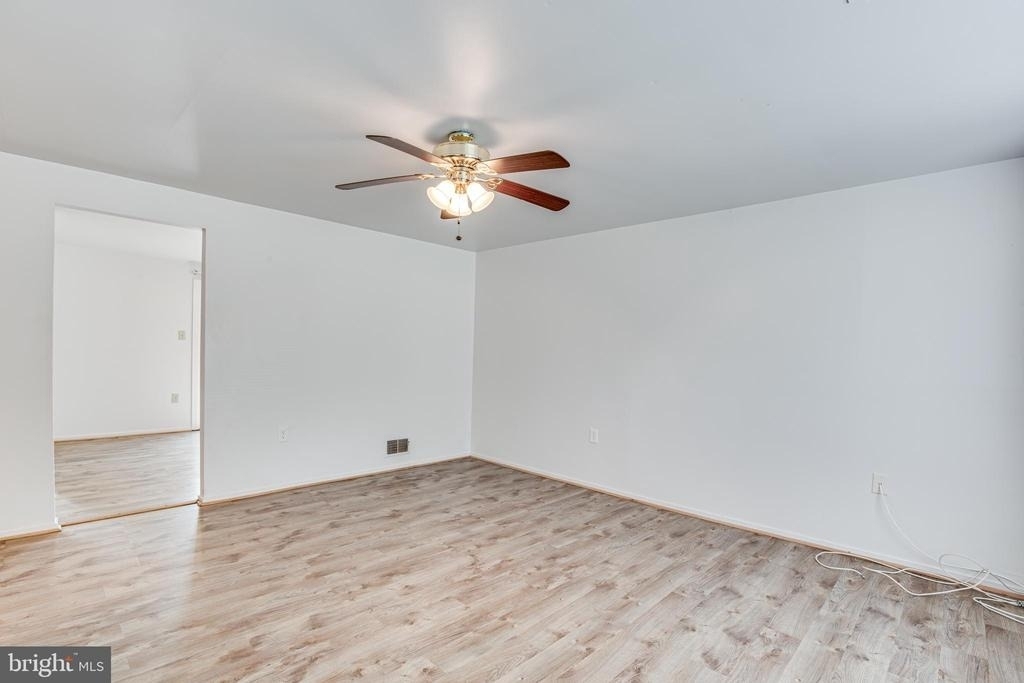 825 Barkley Drive - Photo 4