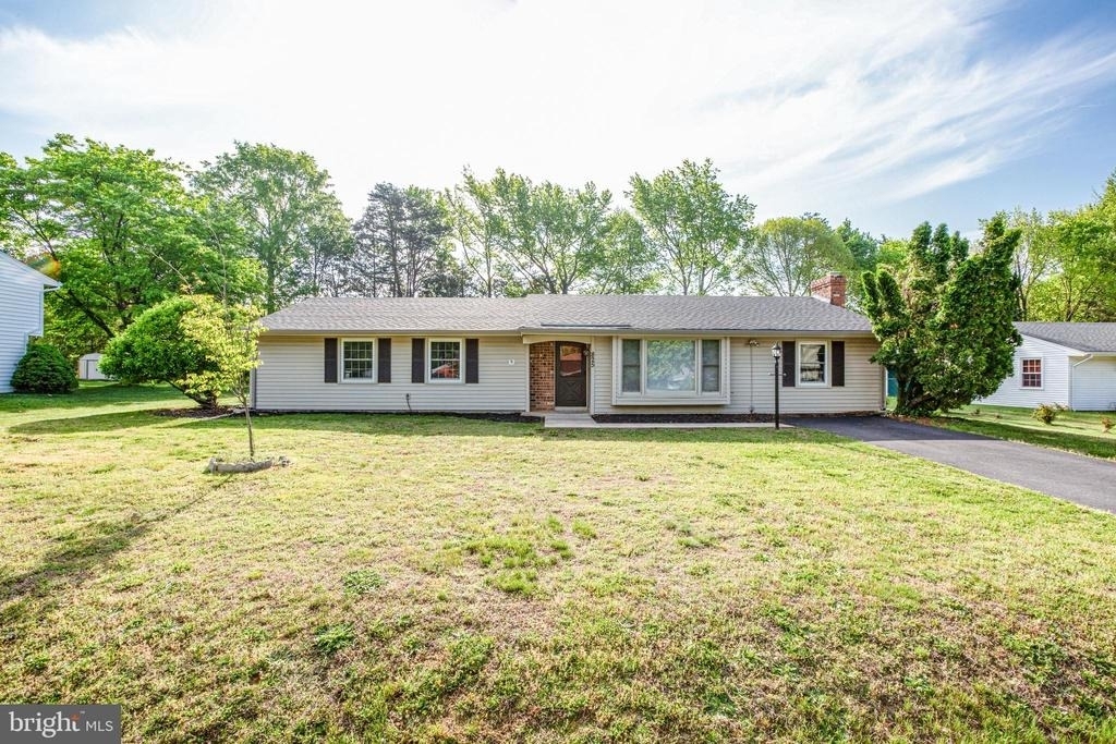 825 Barkley Drive - Photo 1