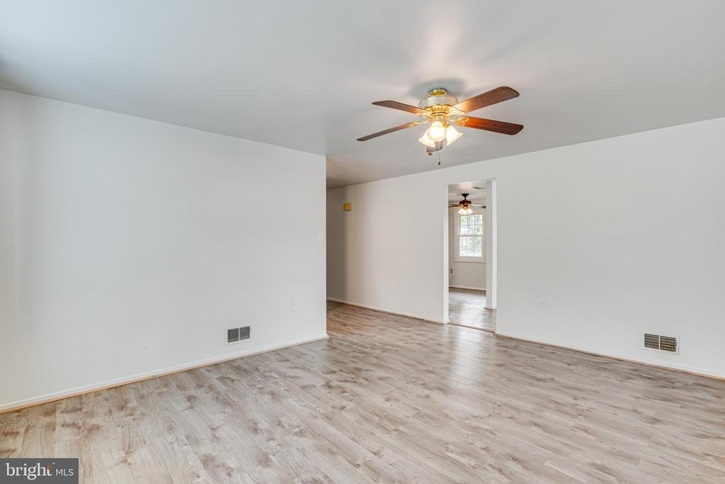 825 Barkley Drive - Photo 5
