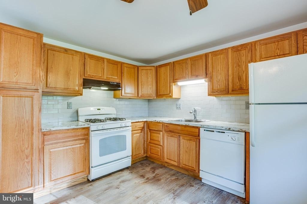 825 Barkley Drive - Photo 7