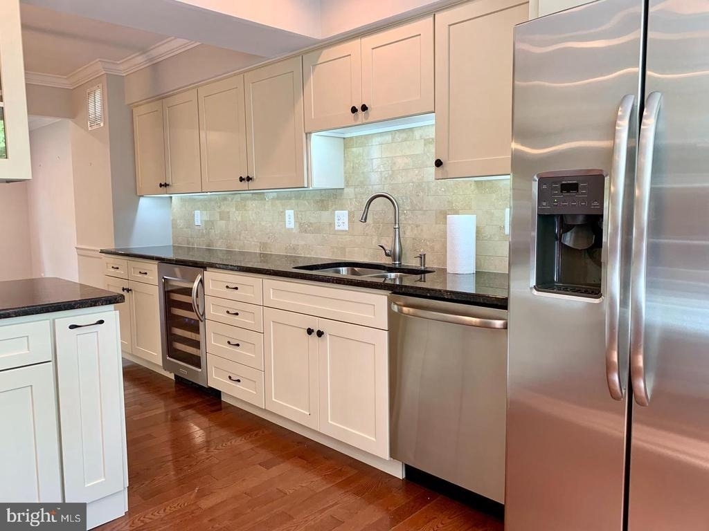 7808 Hyson Park Court - Photo 13