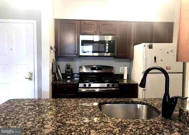 12915 Alton Square - Photo 5