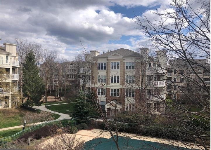 12915 Alton Square - Photo 11