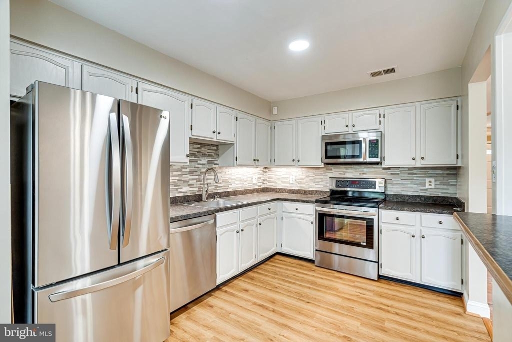 5708 Heritage Crossing Court - Photo 10