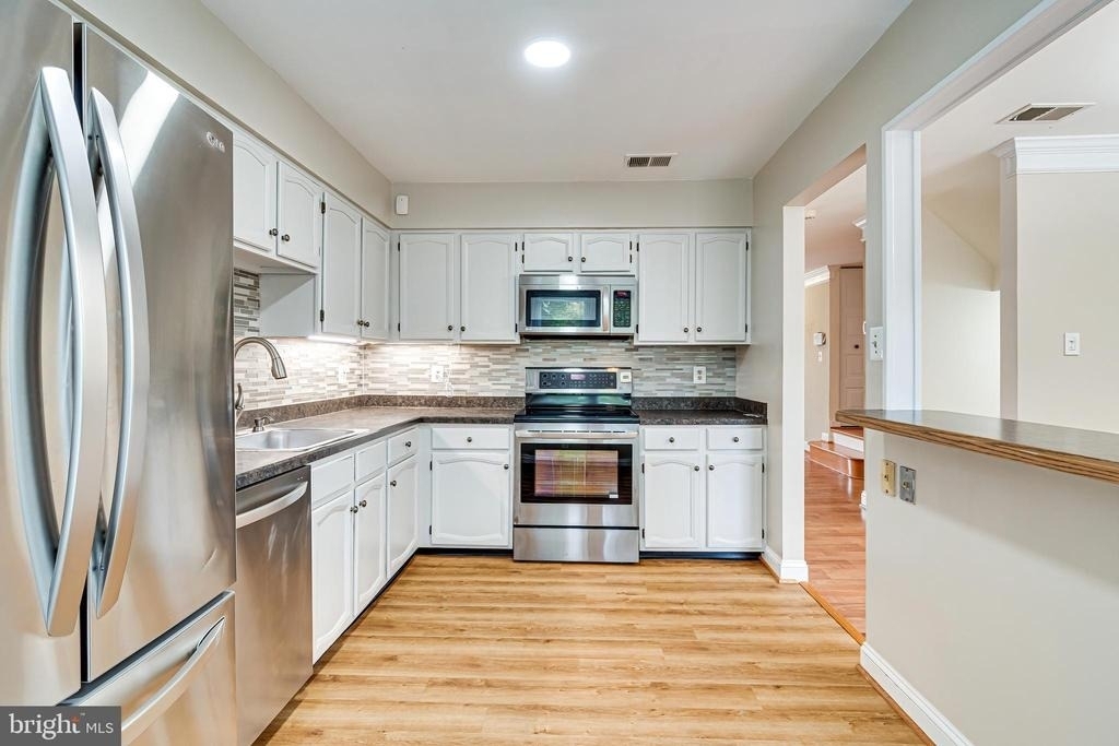 5708 Heritage Crossing Court - Photo 9