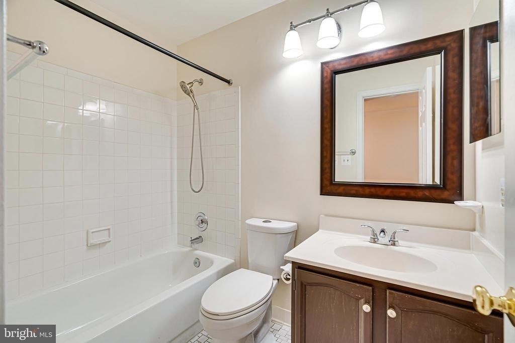 5708 Heritage Crossing Court - Photo 32