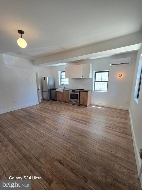 1401 Charles Street - Photo 2