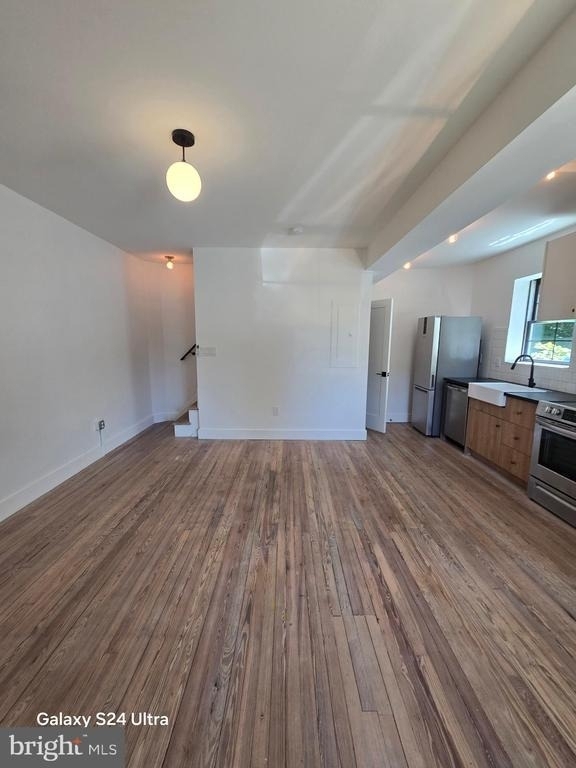1401 Charles Street - Photo 3