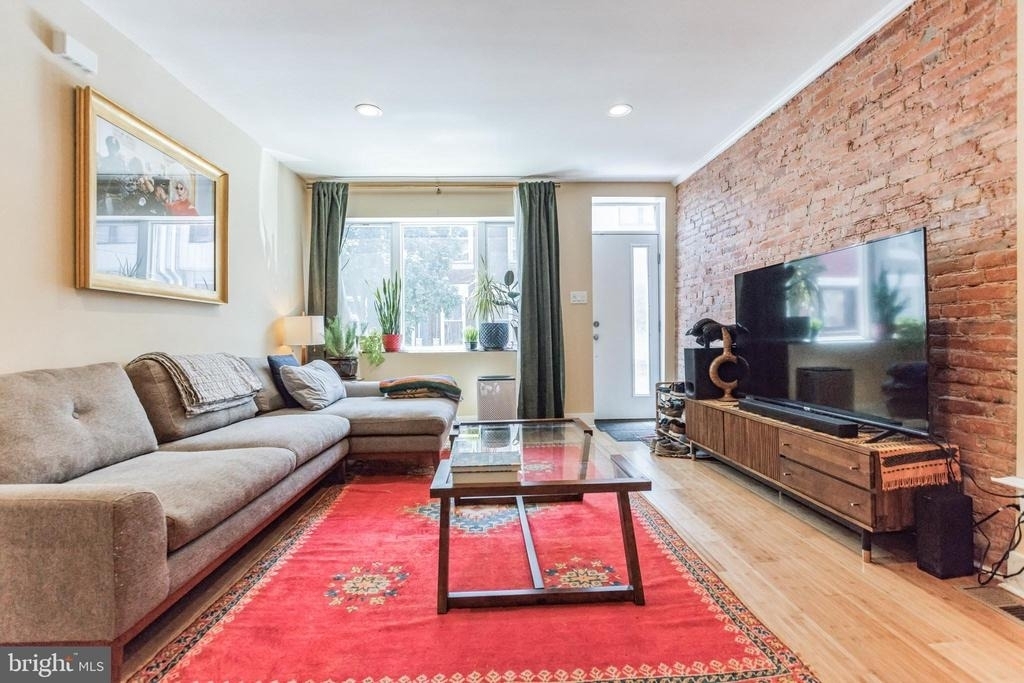 2035 Mountain Street - Photo 7