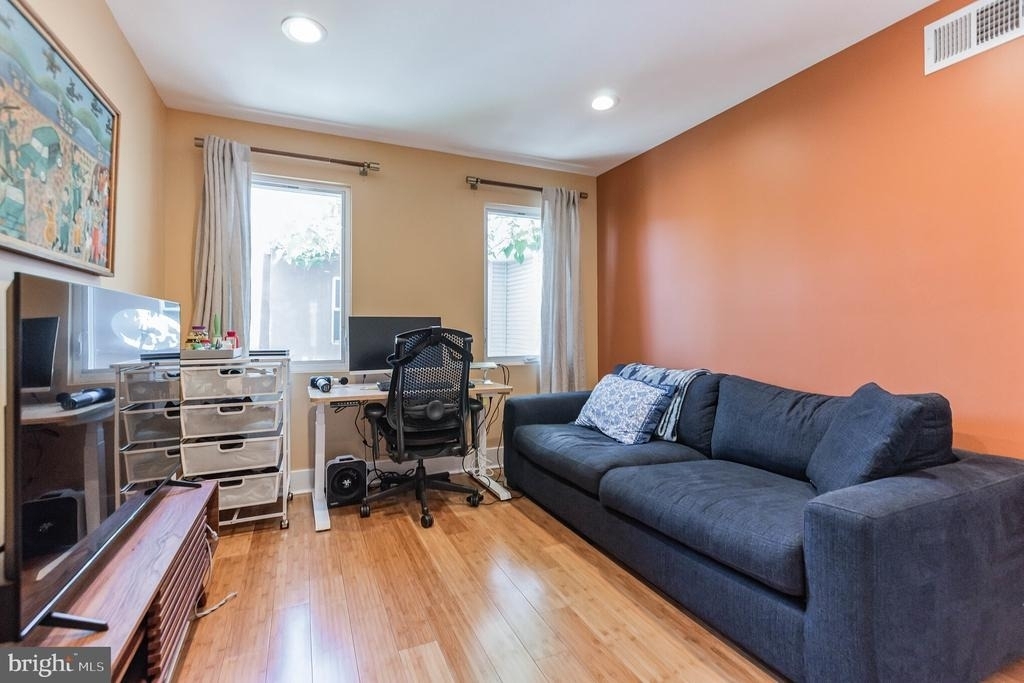 2035 Mountain Street - Photo 22
