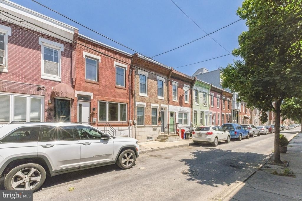 2035 Mountain Street - Photo 2