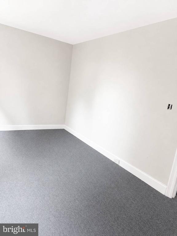 217 E Marshall Street - Photo 8