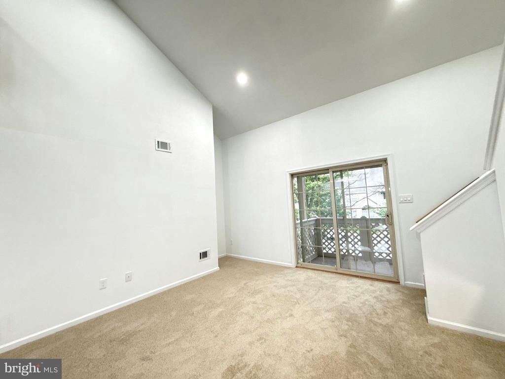 1512 Foxmeadow Circle - Photo 8