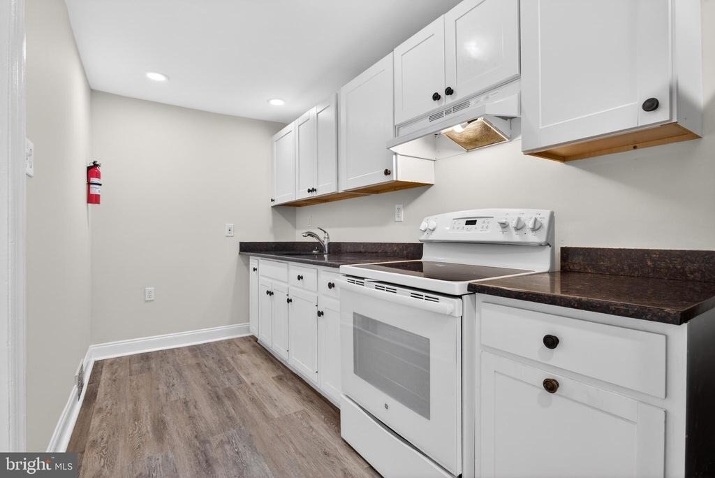 125 W 21st Street - Photo 6
