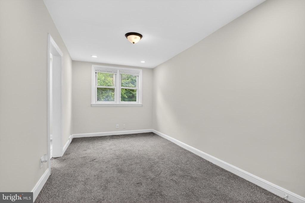 125 W 21st Street - Photo 4