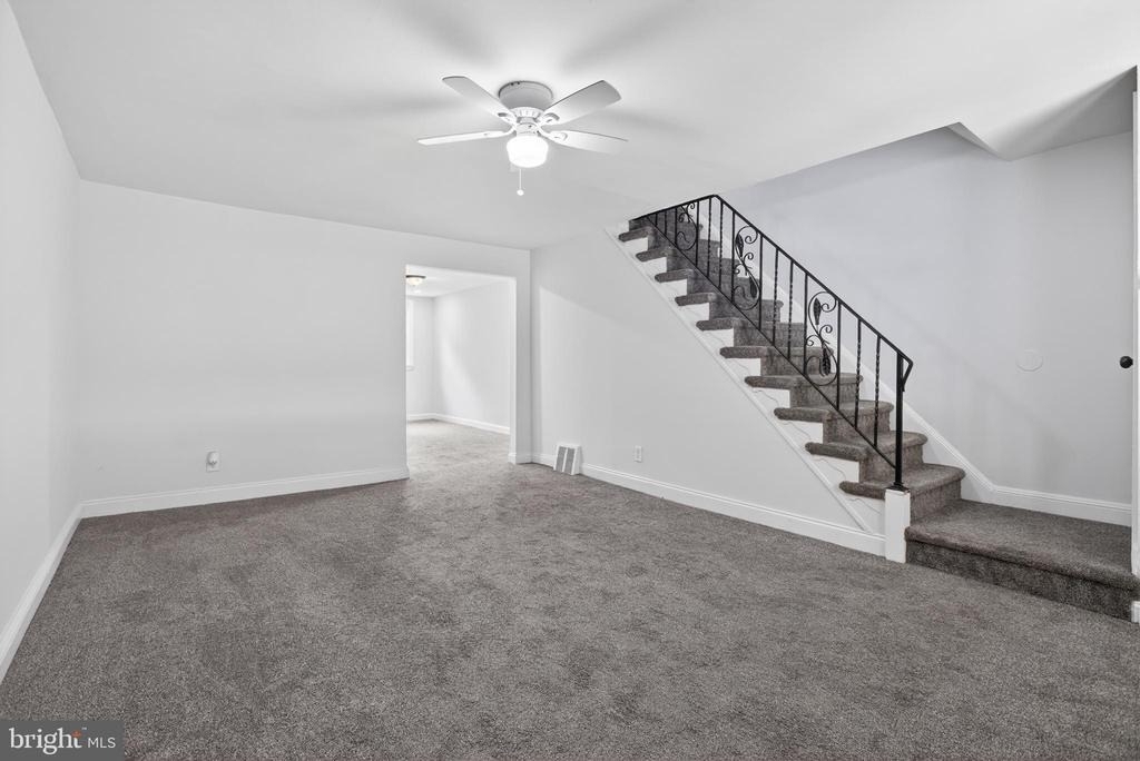 125 W 21st Street - Photo 2