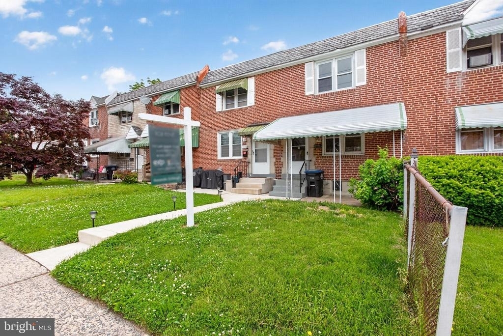 125 W 21st Street - Photo 1