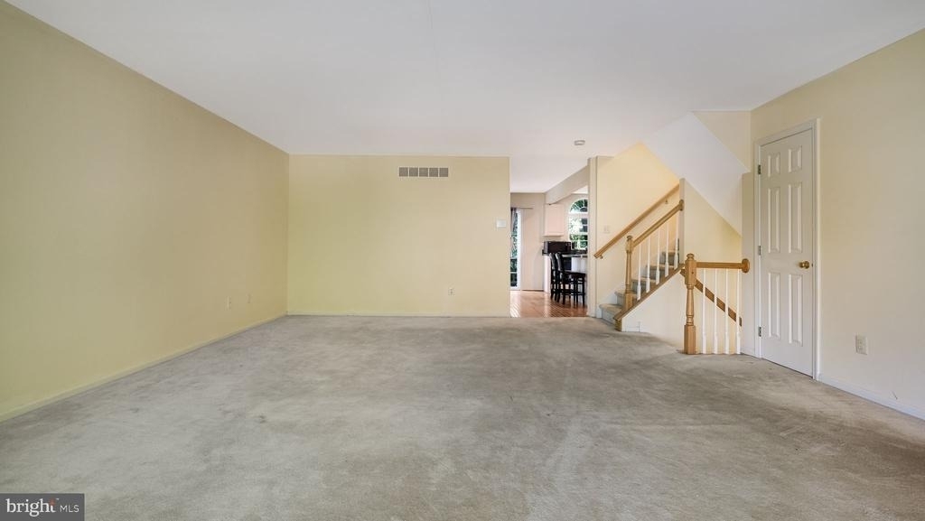 137 Weybridge Drive - Photo 9