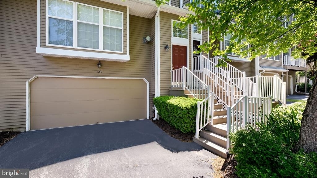 137 Weybridge Drive - Photo 3