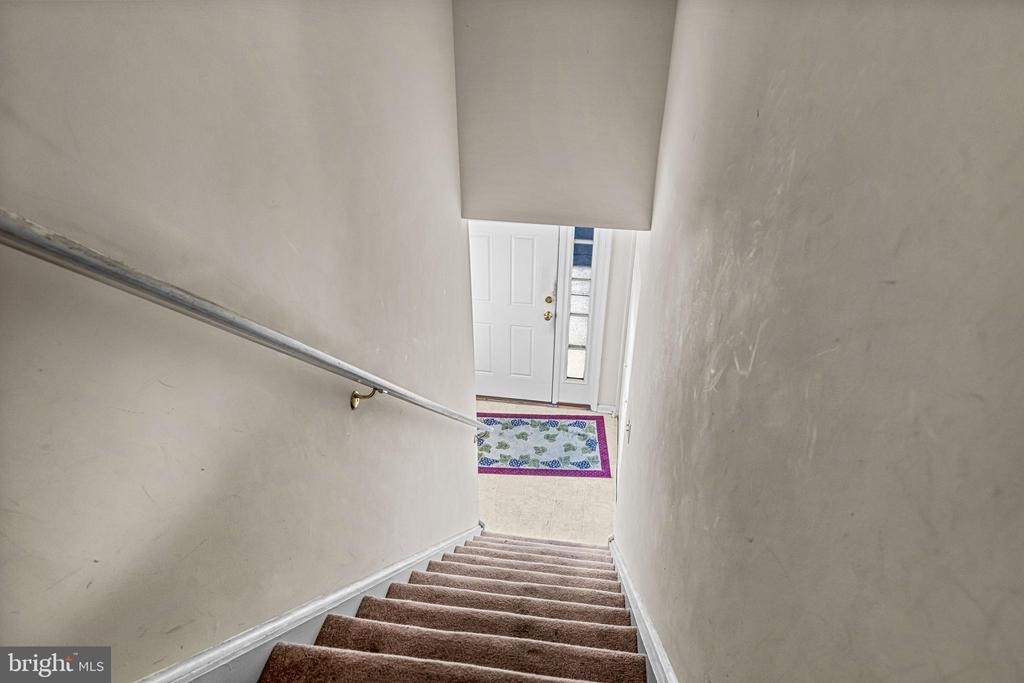 656 Covington Court - Photo 4
