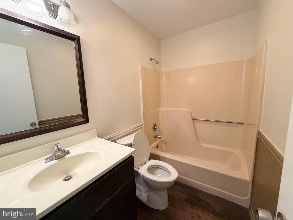 1122 Nevins Place - Photo 10