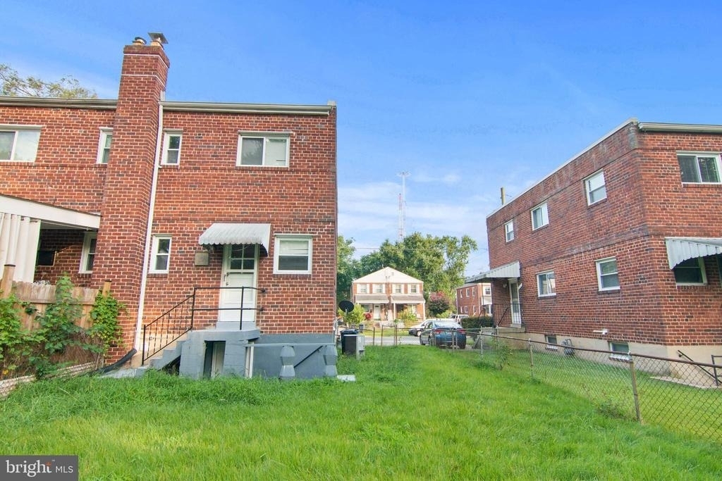 2022 Oliver Street - Photo 4