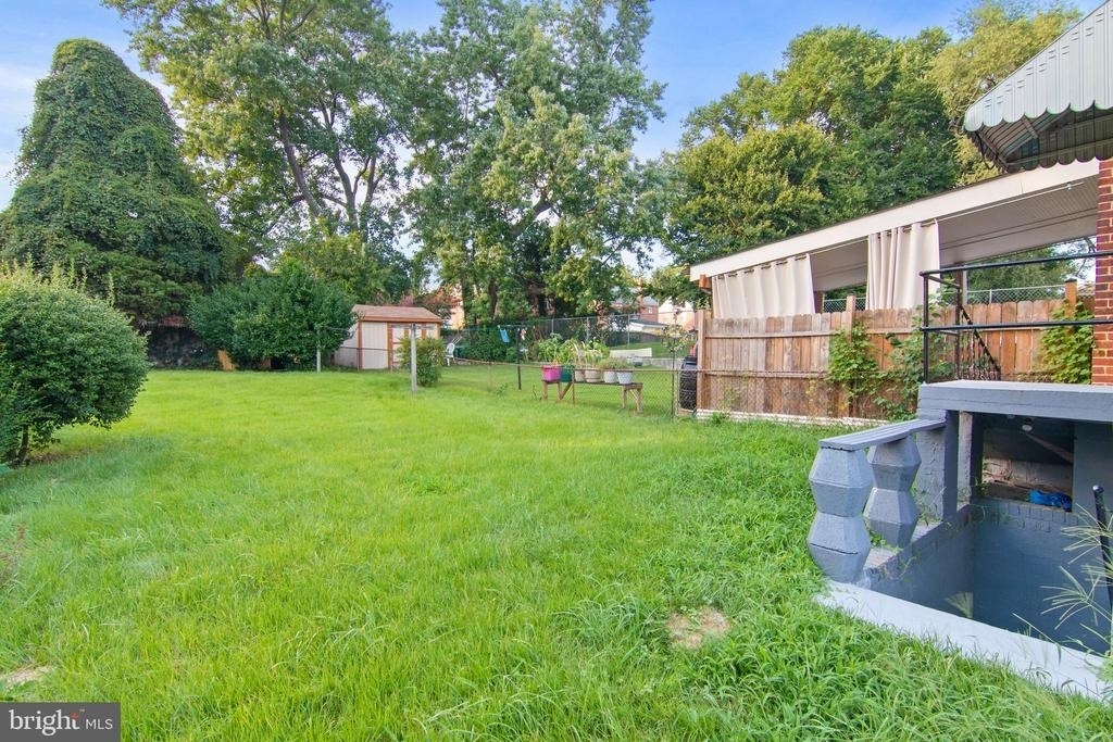 2022 Oliver Street - Photo 2