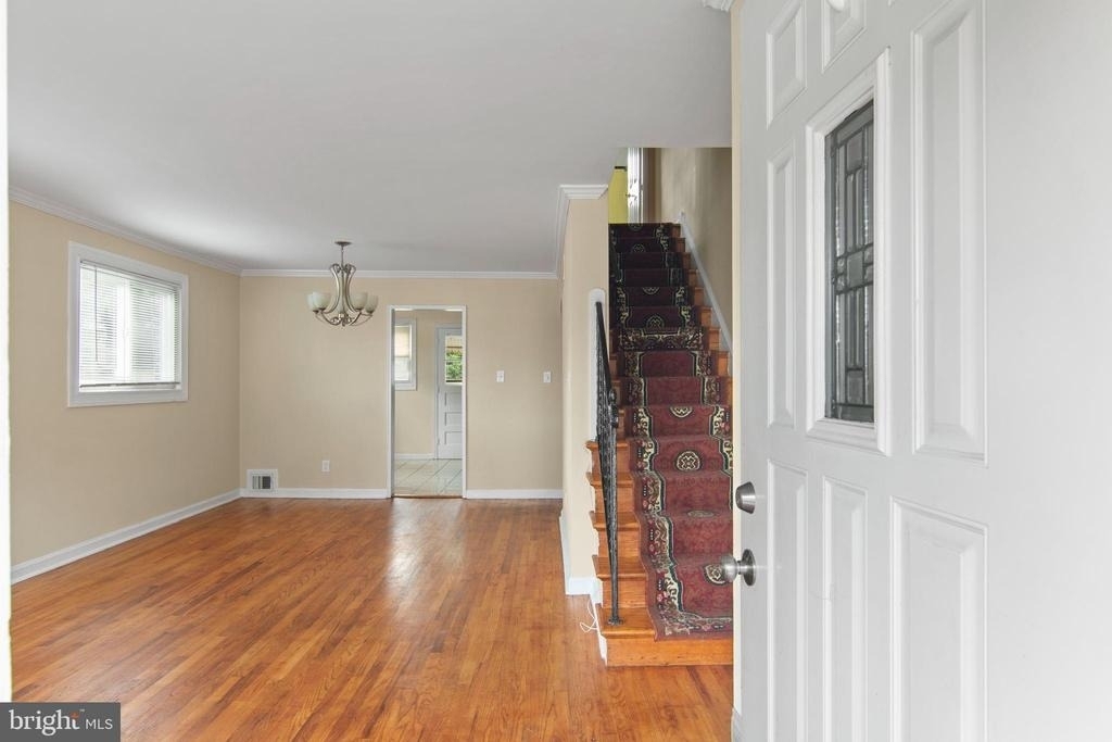 2022 Oliver Street - Photo 7
