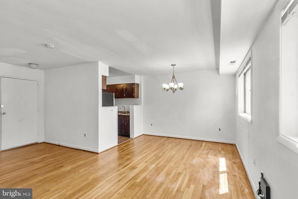 3355 University Boulevard W - Photo 5
