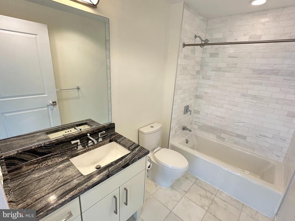 7171 Woodmont Avenue - Photo 5