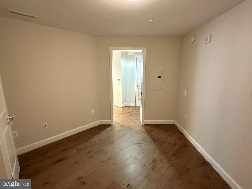 7171 Woodmont Avenue - Photo 11