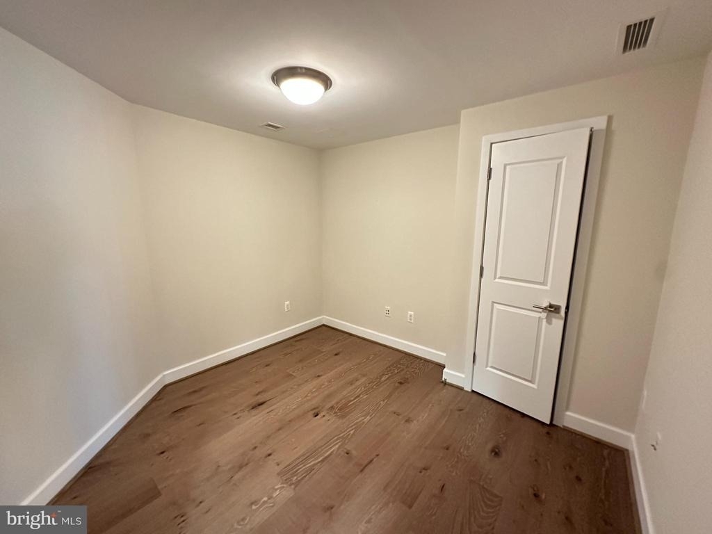 7171 Woodmont Avenue - Photo 10