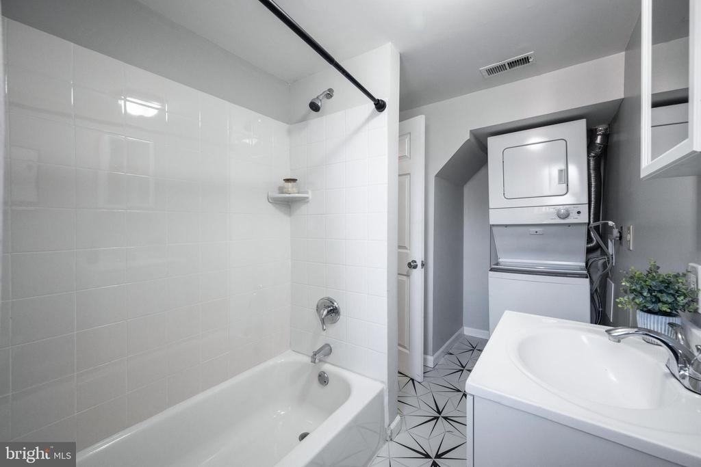 1028 W Cross Street - Photo 16