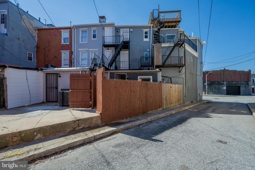 1028 W Cross Street - Photo 28