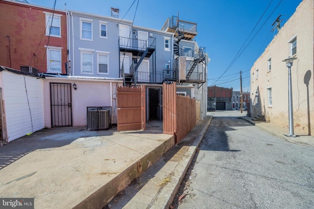 1028 W Cross Street - Photo 30