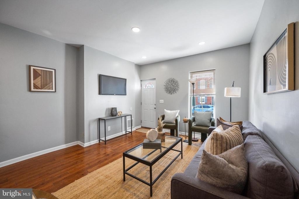 1028 W Cross Street - Photo 9