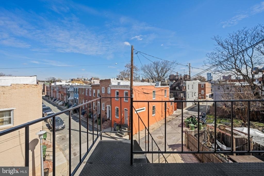 1028 W Cross Street - Photo 25