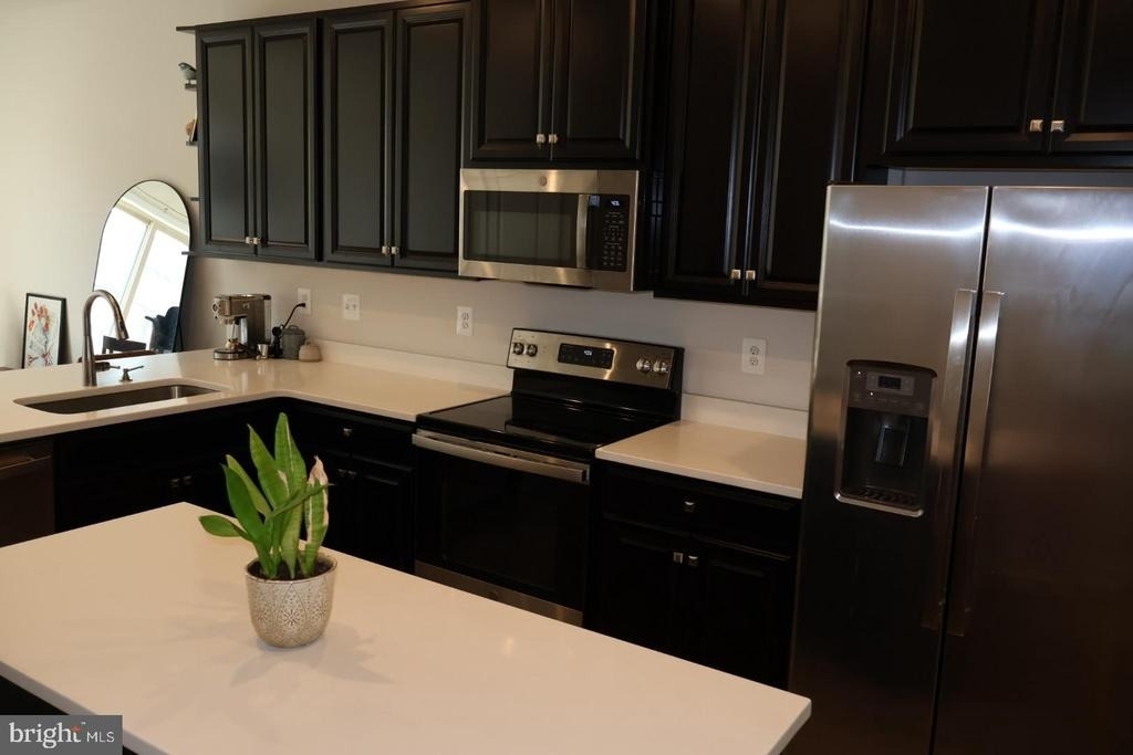 230 S Newkirk Street - Photo 8