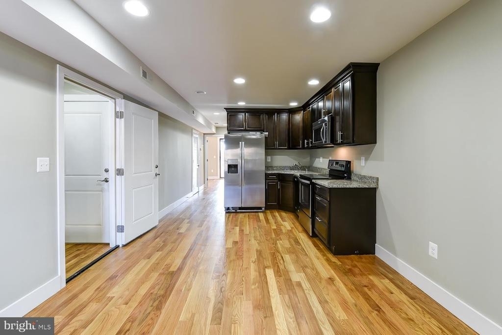 2031 Benning Road Ne - Photo 1