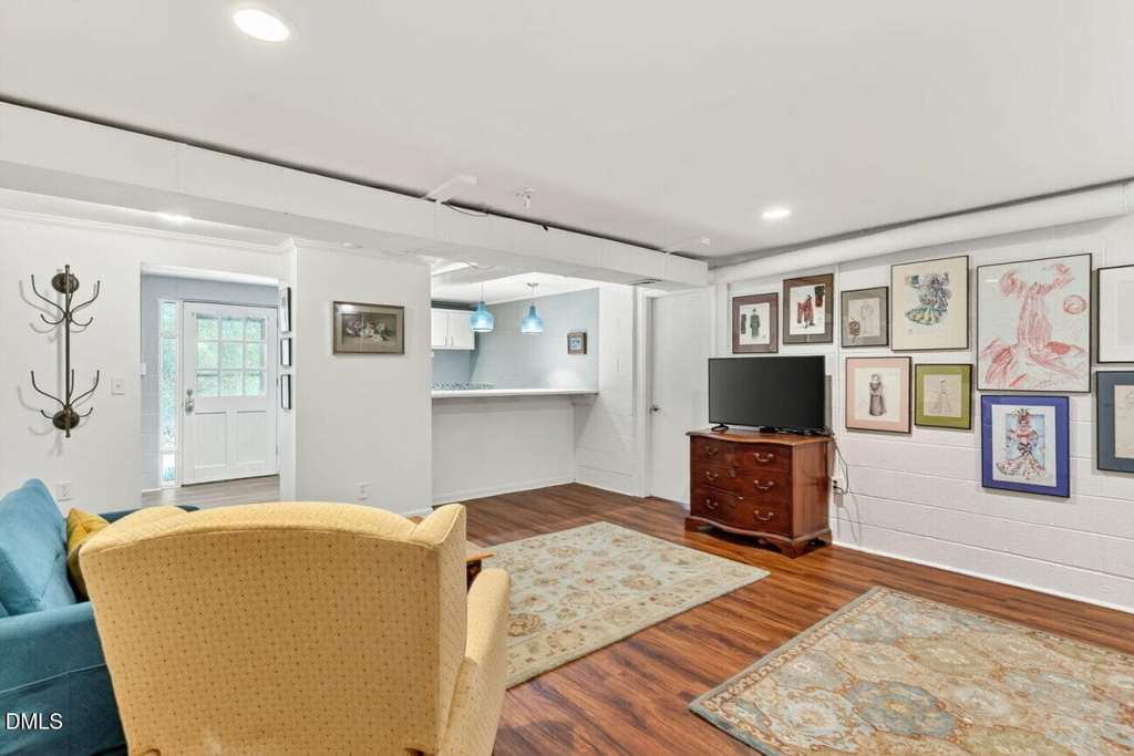 324 Glendale Drive - Photo 6
